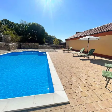 Villa In 42242 Drivenik