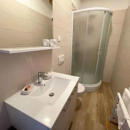 In 42242 Villa Drivenik