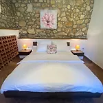 In 42242 Villa