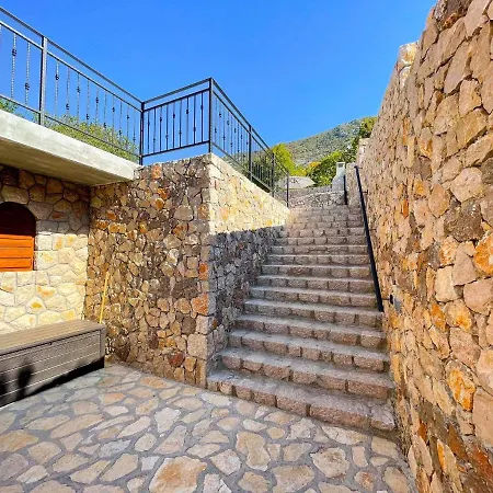In 42242 Villa *