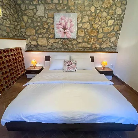 In 42242 Villa
